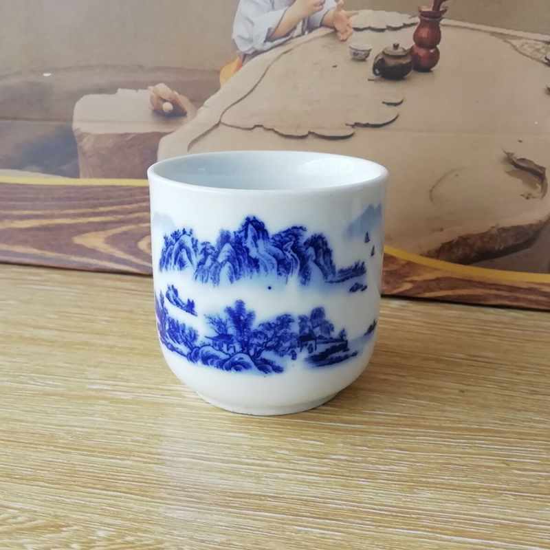 Cerc Blue And White Porcelain  - Wine Beer Restaurant 评论和价格